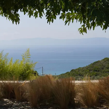 Willa Spathes Kefalonia, Romantic Private Escape With Infinity Pool & Sea Views *